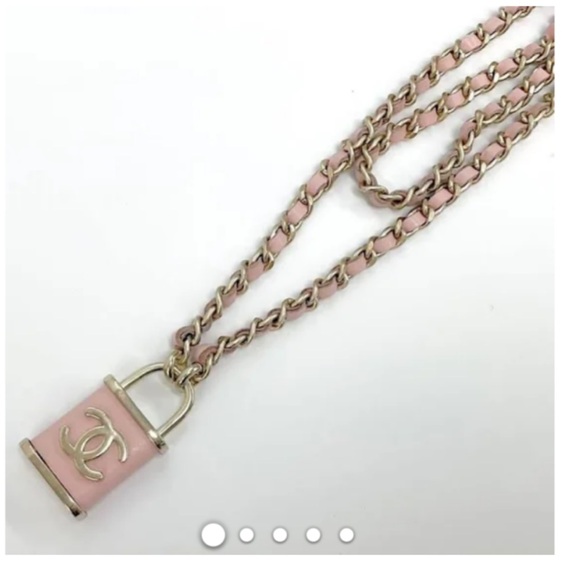 Chanel Gold and lamb leather Chanel Padlock necklace TRADE for Monica! - Picture 4 of 8